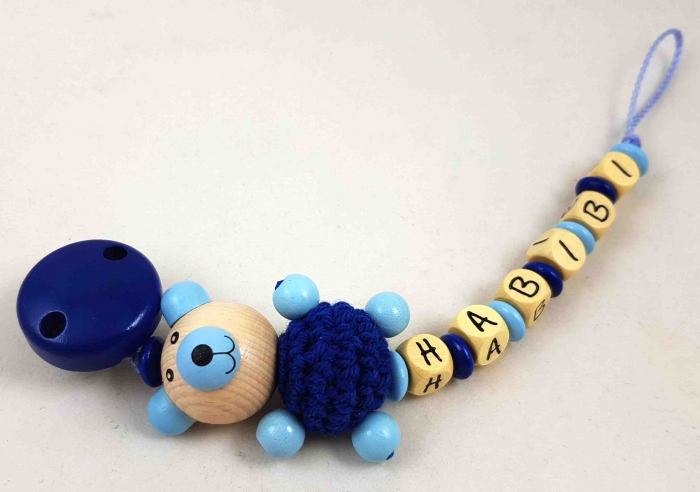Schnullerkette mit Name "3D Bär&Häkelkörper" in babyblau/dunkelblau