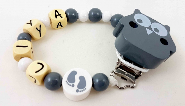 Preview: Schnullerkette mit Name "Füßchen" in grau/weiß