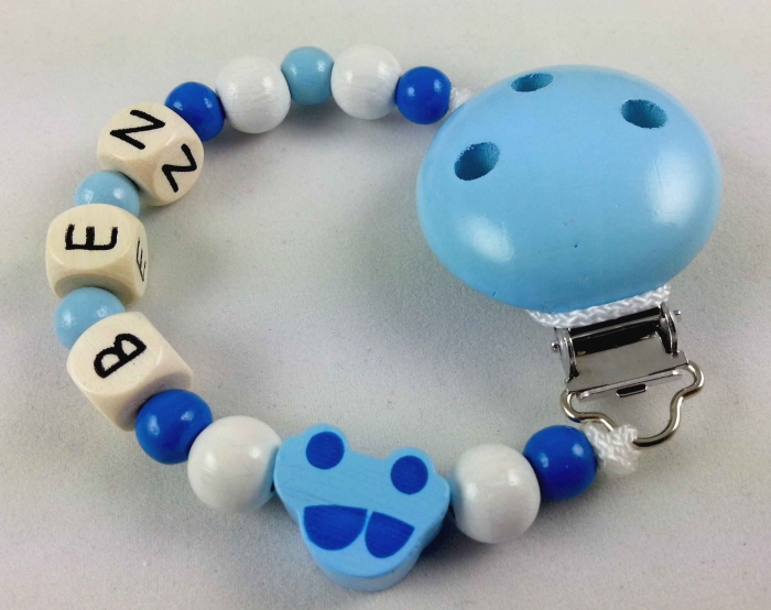 Schnullerkette babyblau/mittelblau/weiss mit Fädelmotiv Auto und Clip babyblau