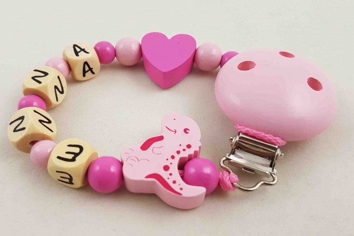 Schnullerkette mit Name "Dino&Herz" in babyrosa/pink