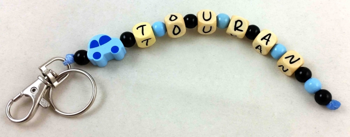 Schlüsselanhänger mit Name "Auto" in babyblau/schwarz