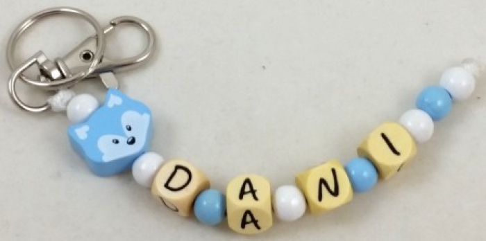 Schlüsselanhänger mit Name "Fuchs" in babyblau/weiß